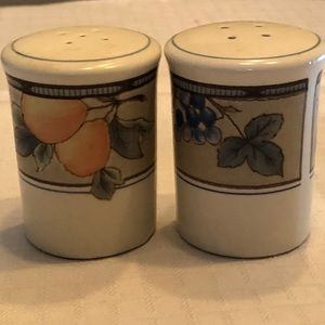 Mikasa Garden Harvest salt and pepper shakers